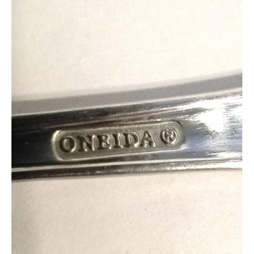 Oneida Southwyck Tea Spoons Lot of 2 Silverplate